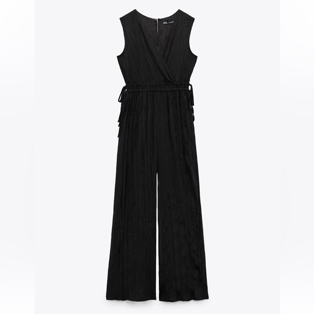 Elegant Wrinkled Satin Effect Black Jumpsuit